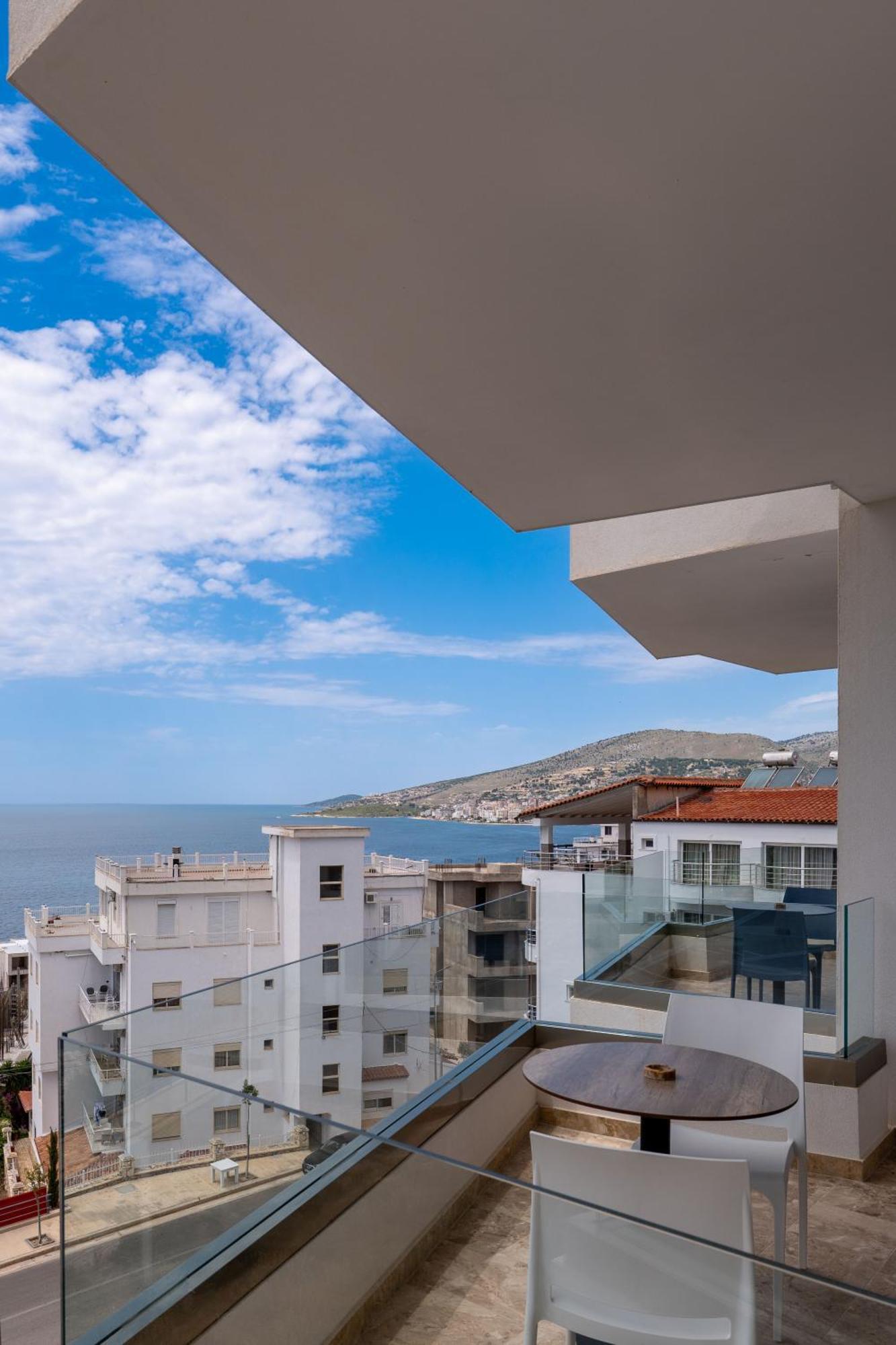 Sea View Hotel Sarandë Exteriör bild
