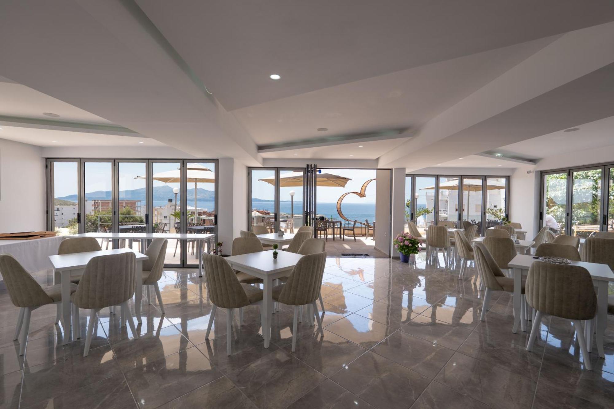Sea View Hotel Sarandë Exteriör bild
